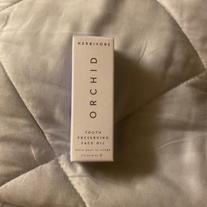 Face oil